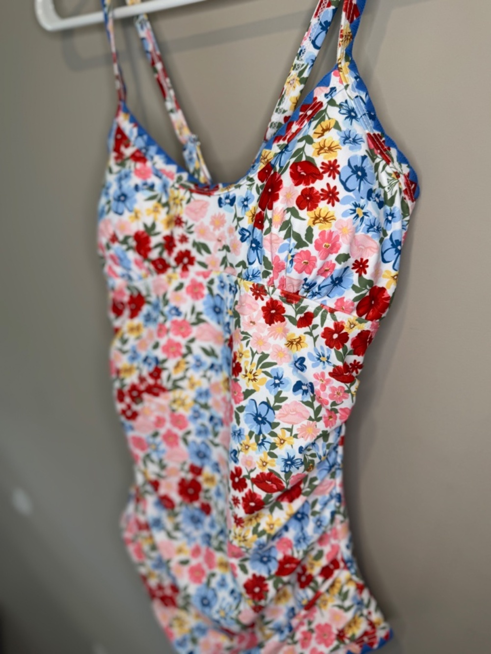American Trends Women’s Medium Floral One Piece Swimsuit - Picture 2 of 5